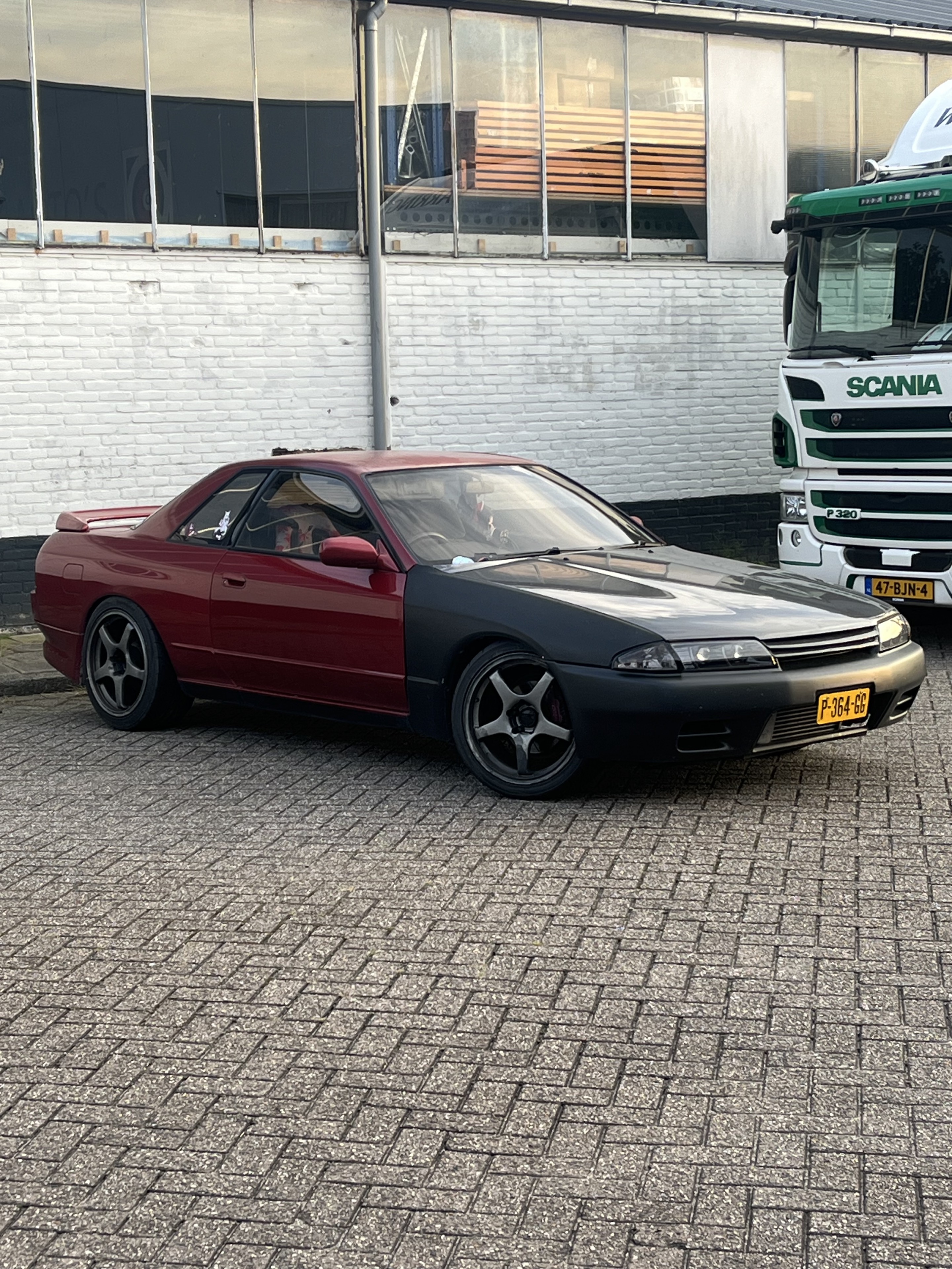 Nissan Skyline R32 outside the workshop