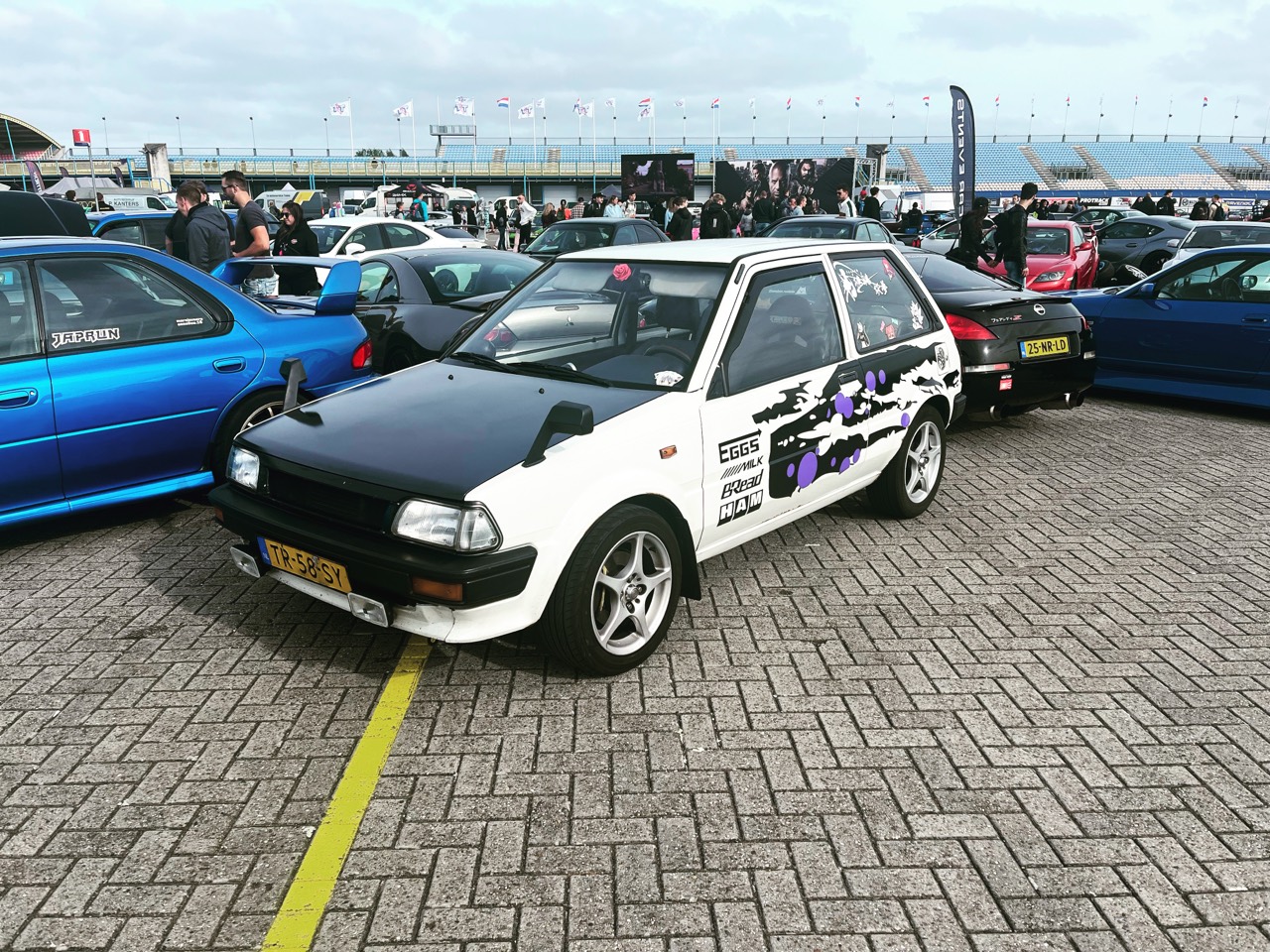 Toyota Starlet P7 at a car show